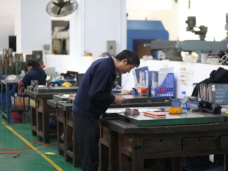 塑胶开云ty官网中国有限公司装配